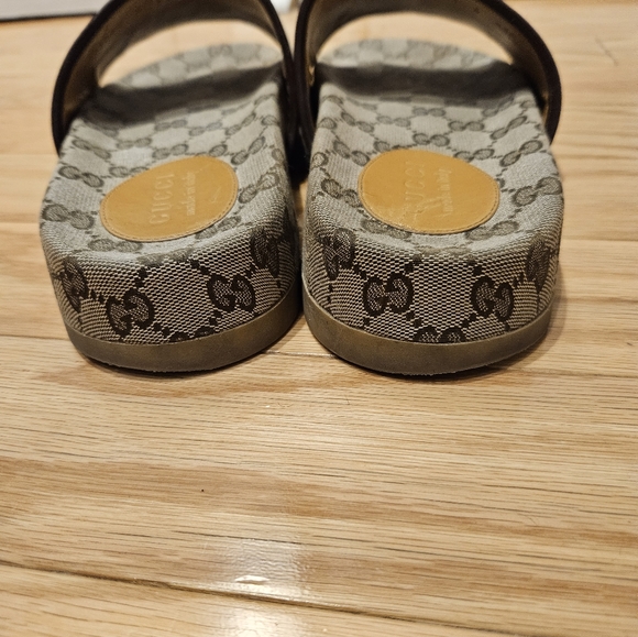 Authentic gently used Gucci slides (mens size 9 US, fits women's 10-11 US) - Picture 2 of 5